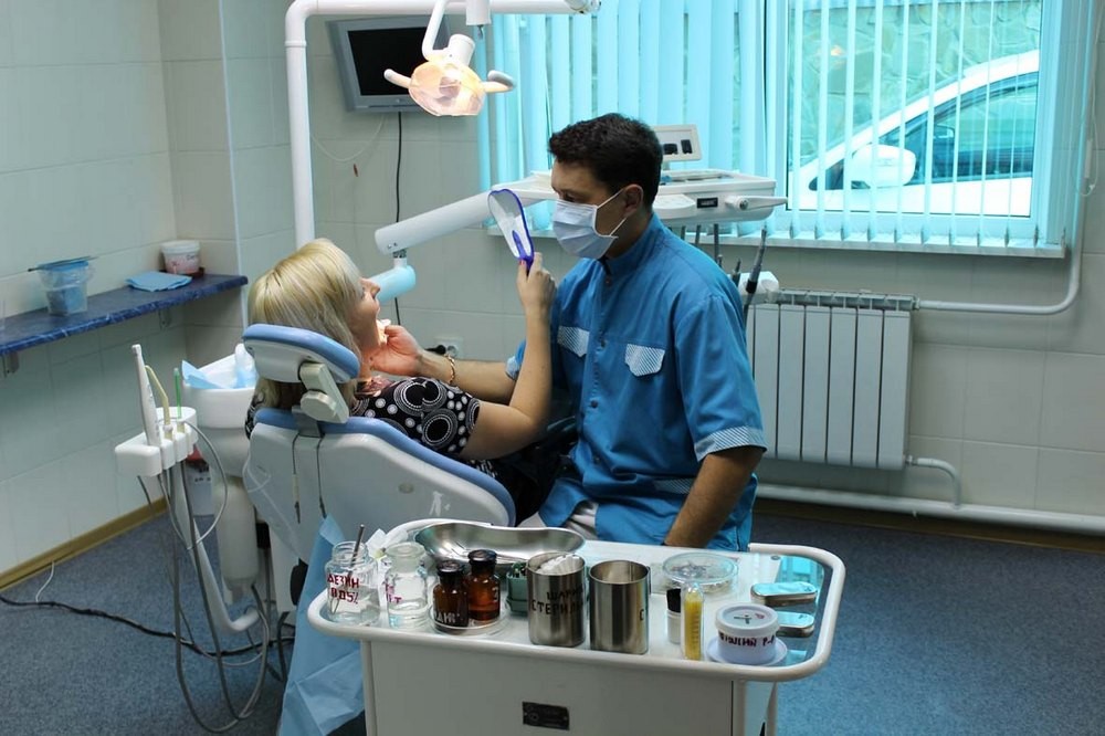 Что на самом деле делает стоматолог терапевт? Погружаемся в детали!